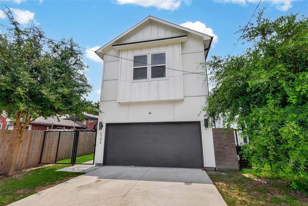 5206 Firnat Street - Photo 2