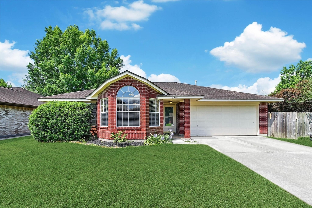 2310 Meandering Trail - Photo 0