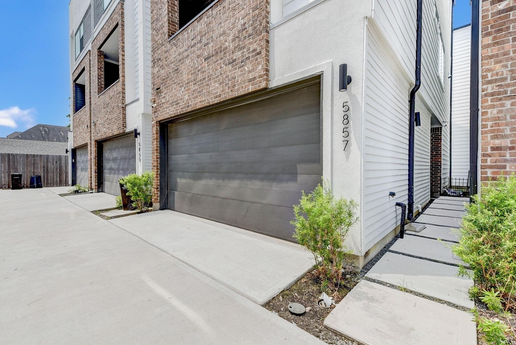 5857 Dolores Street - Photo 3