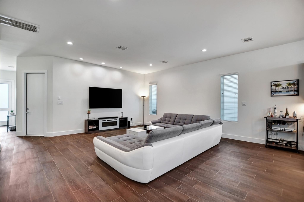 5507 Robusto Place - Photo 7