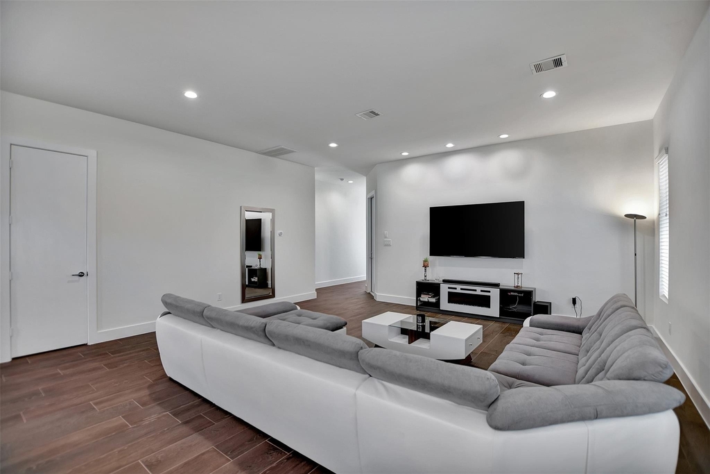 5507 Robusto Place - Photo 9