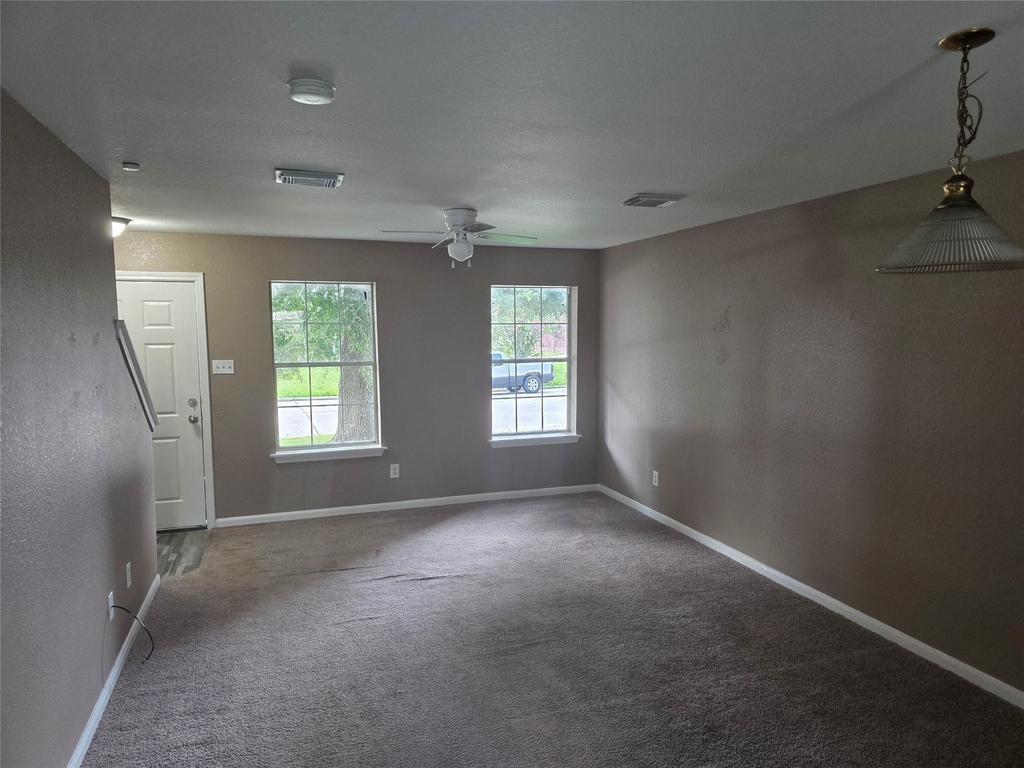 15515 Martineau Street - Photo 10