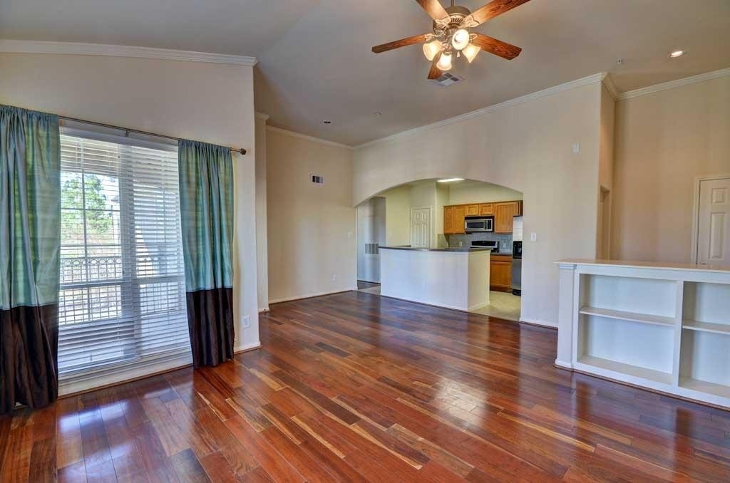 6607 Lake Woodlands Dr - Photo 2