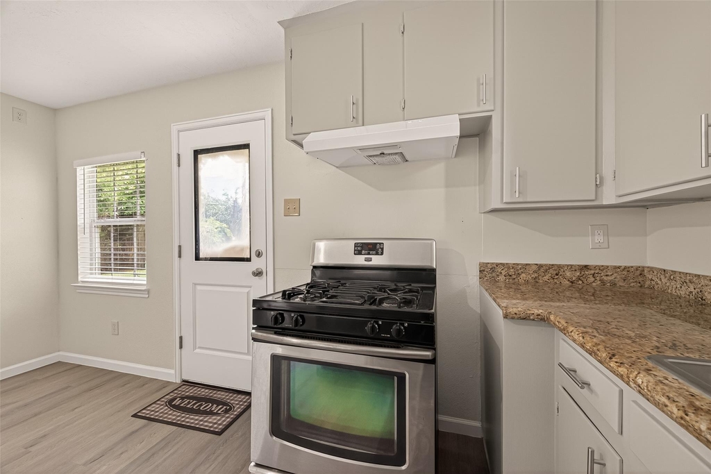 14022 Rosecrest Drive - Photo 7