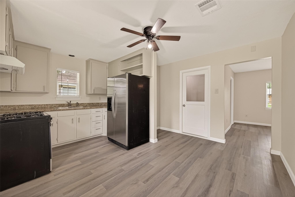 14022 Rosecrest Drive - Photo 4