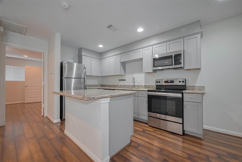 5333 Richmond Avenue - Photo 11