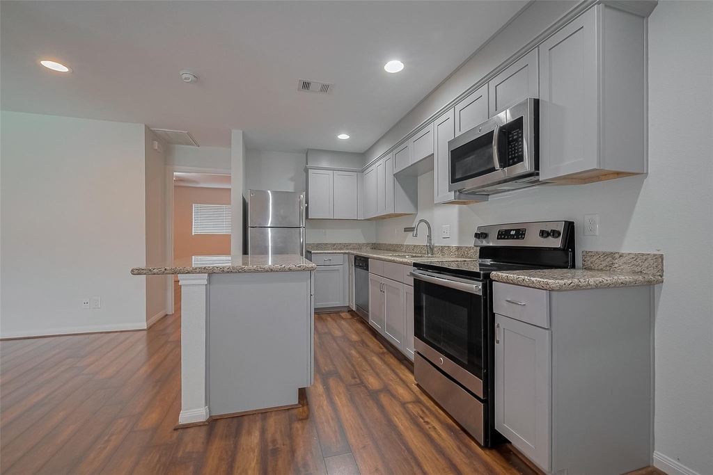5333 Richmond Avenue - Photo 10