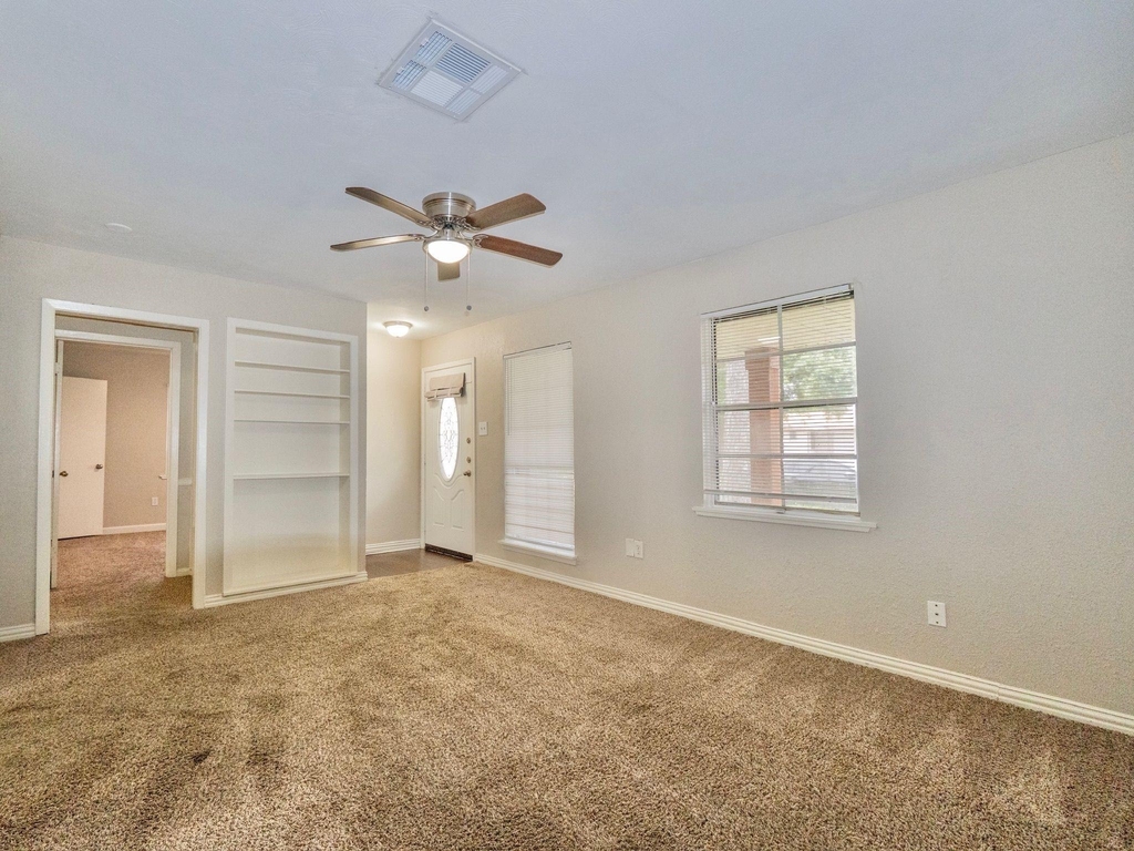 2918 16th Avenue N - Photo 4