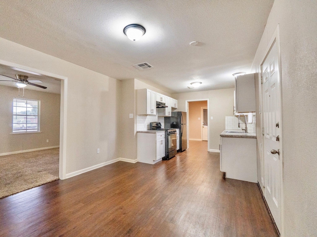 2918 16th Avenue N - Photo 9