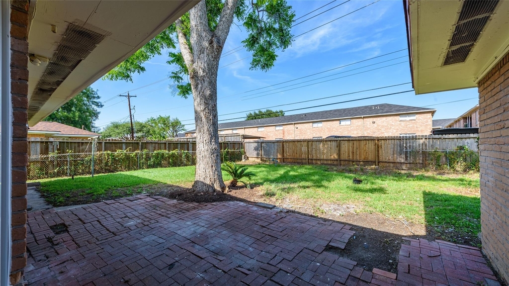 9109 Lugary Drive - Photo 5