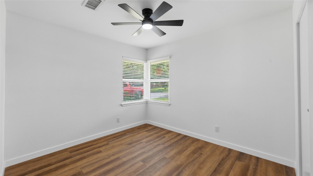 9109 Lugary Drive - Photo 18