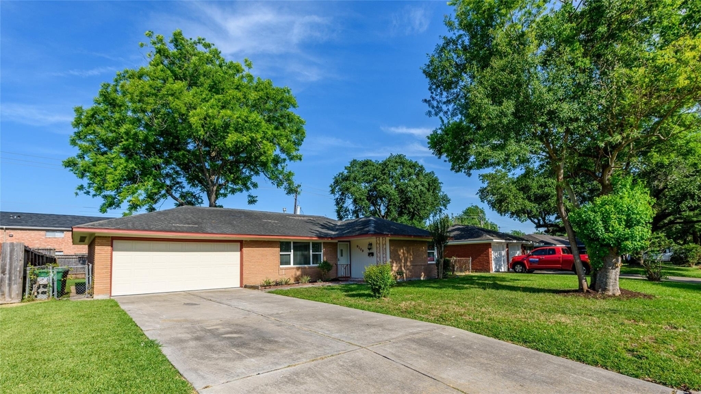 9109 Lugary Drive - Photo 1