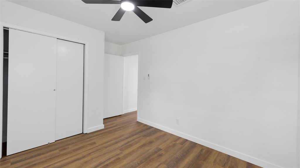 9109 Lugary Drive - Photo 19