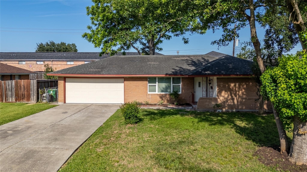9109 Lugary Drive - Photo 3