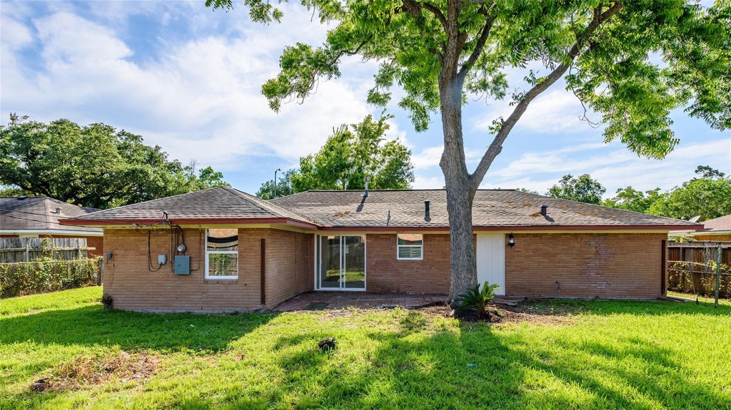 9109 Lugary Drive - Photo 6