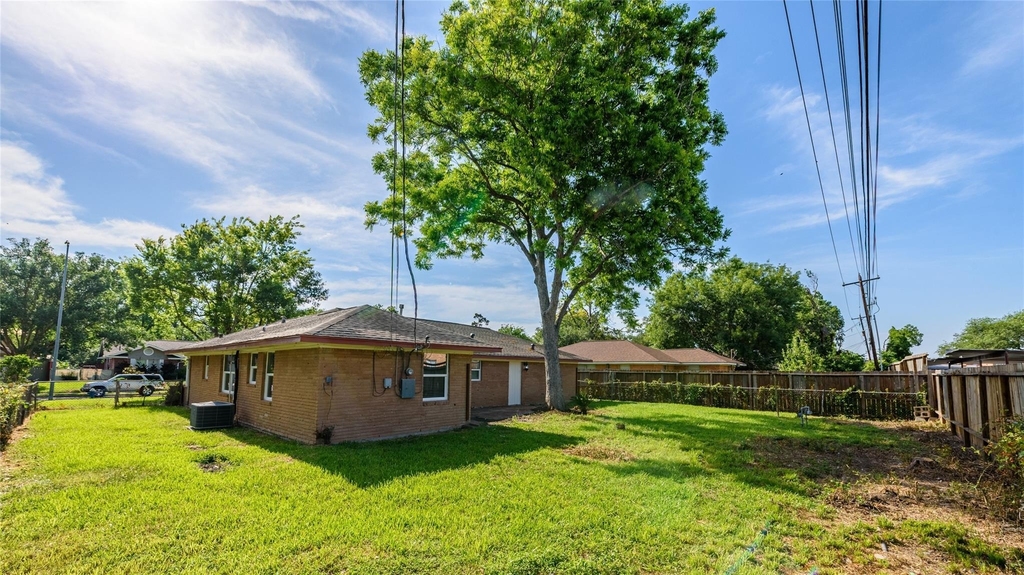 9109 Lugary Drive - Photo 8