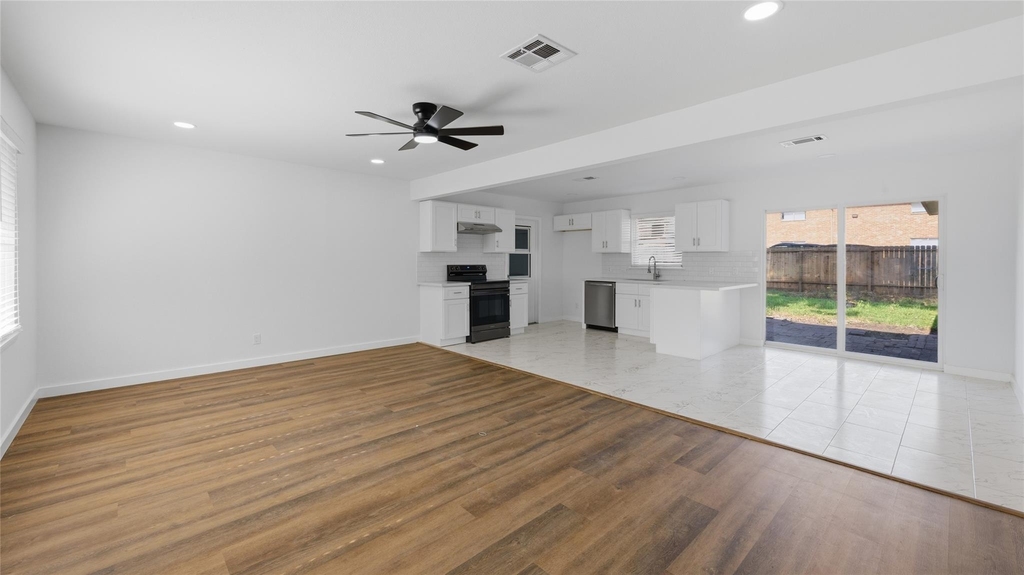 9109 Lugary Drive - Photo 12