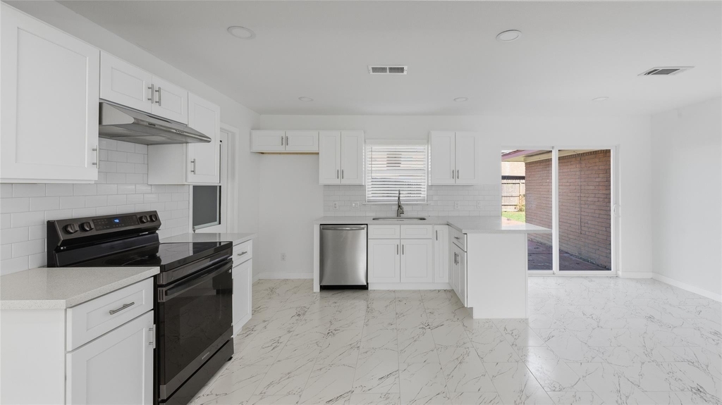 9109 Lugary Drive - Photo 14