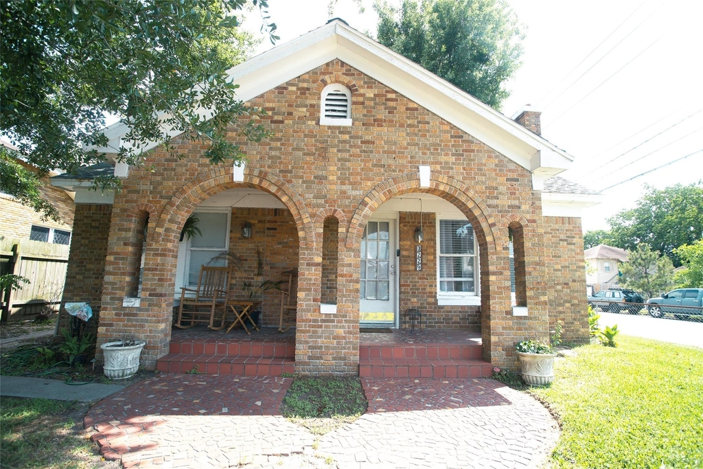 3229 Wisconsin Street - Photo 0