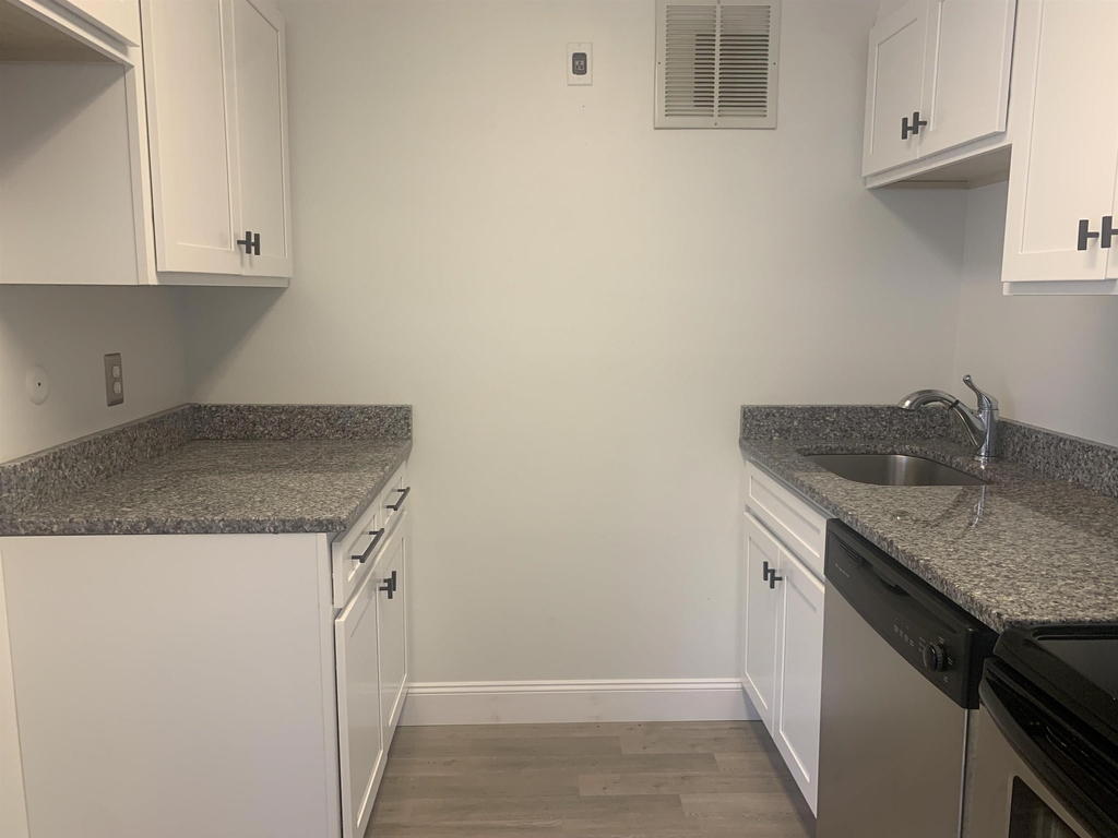 616 Portland - Photo 1