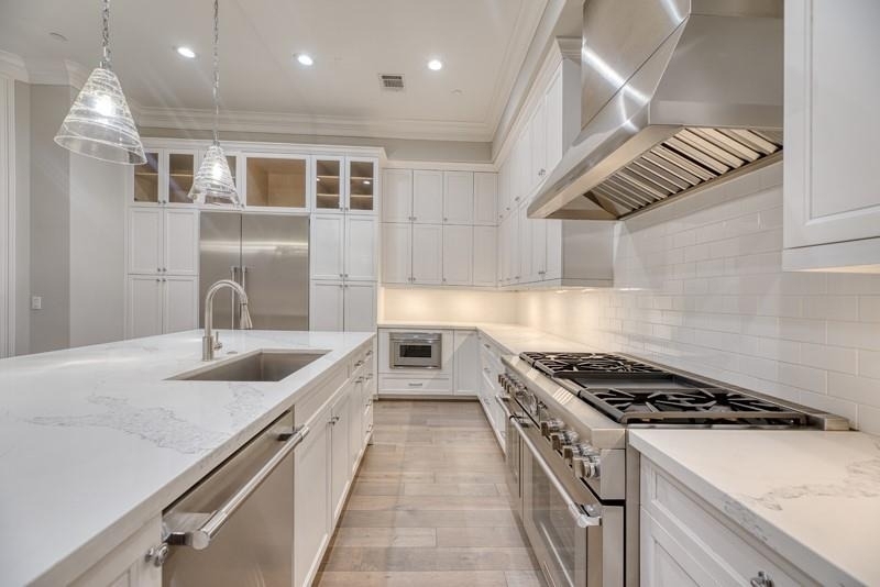 1913 Revere Street - Photo 6