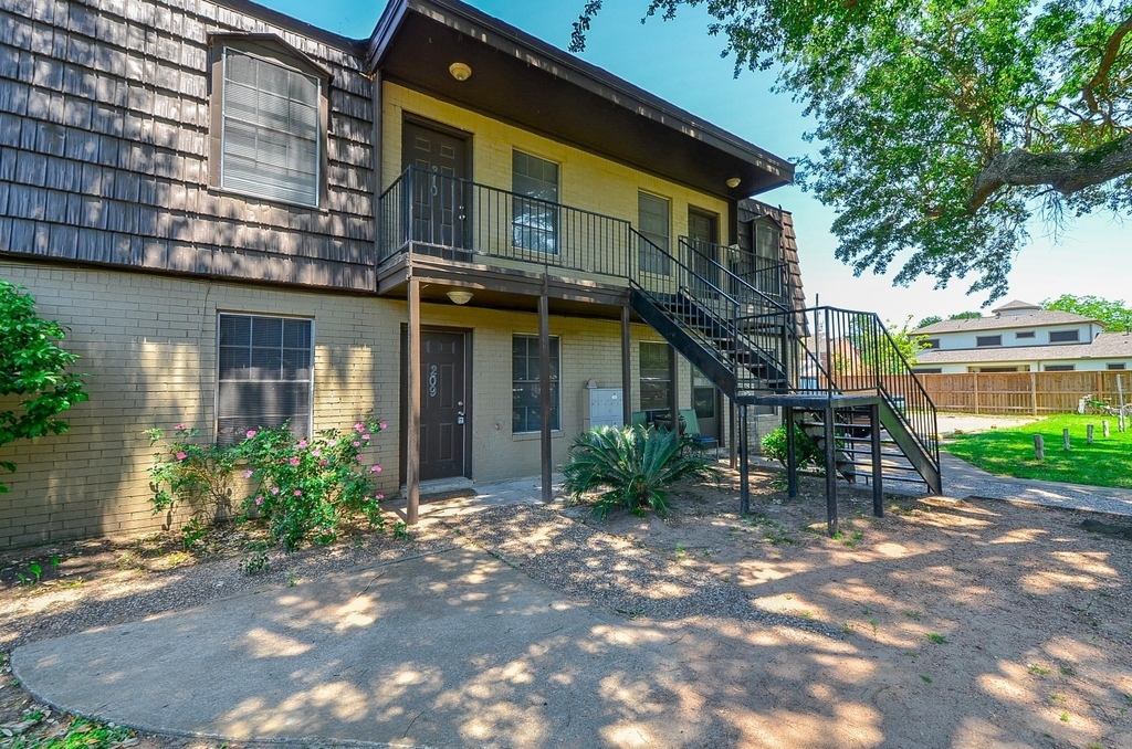1518 East Avenue - Photo 12