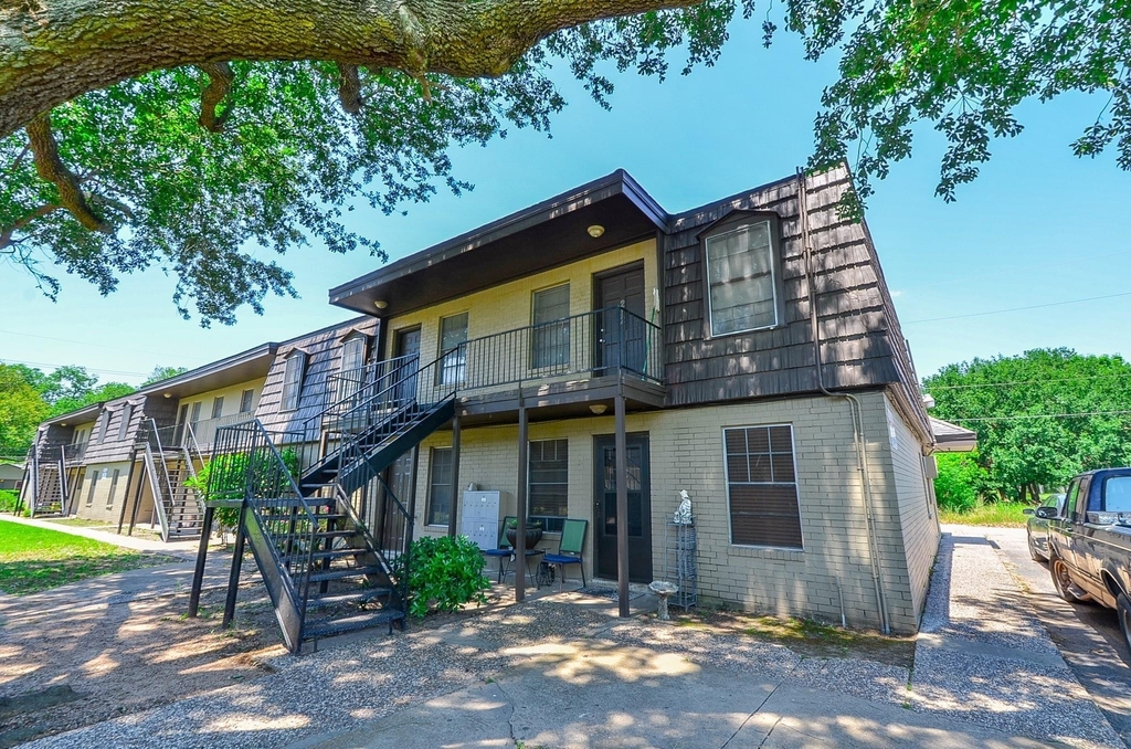 1518 East Avenue - Photo 14