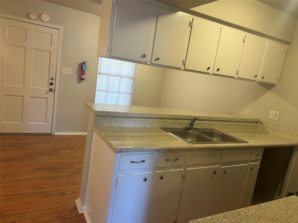 1518 East Avenue - Photo 8