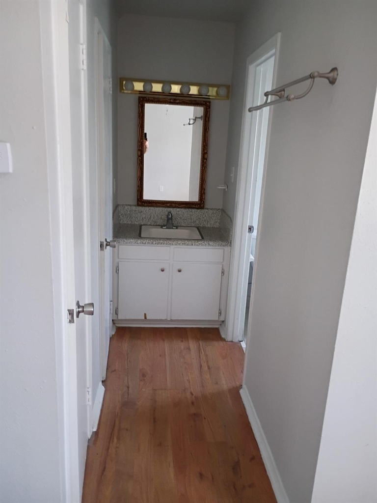 1518 East Avenue - Photo 3