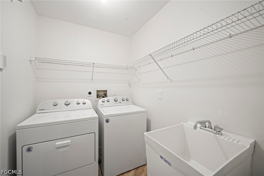 210 Ne 10th Avenue - Photo 1