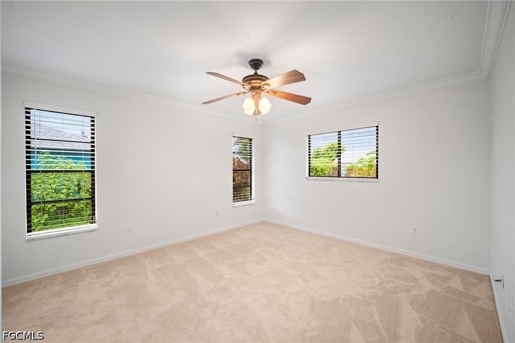 210 Ne 10th Avenue - Photo 2