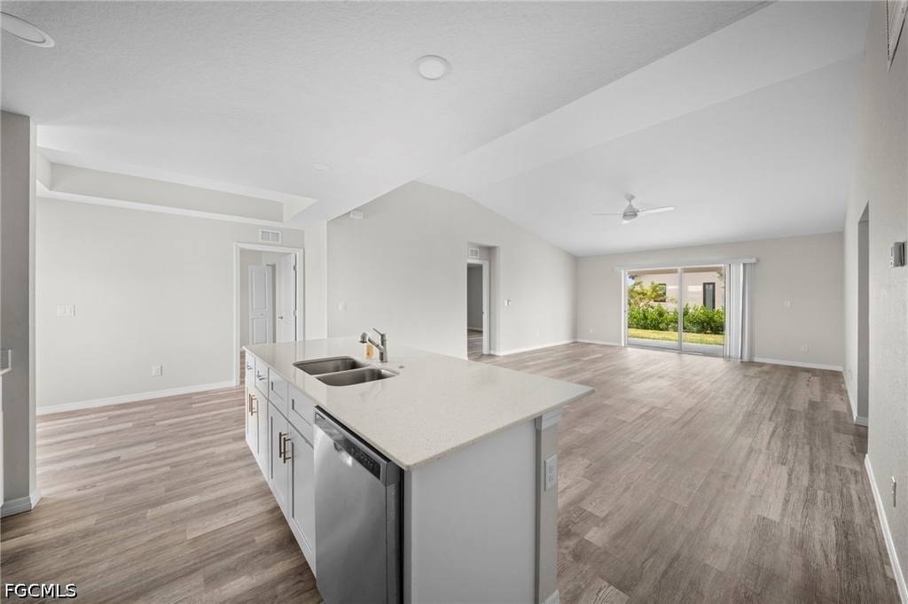 202 Nw 25th Place - Photo 5