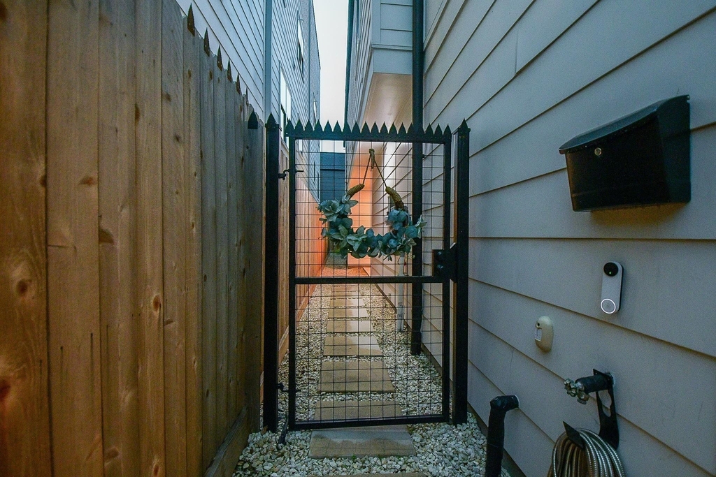 4403 Greeley Street - Photo 1