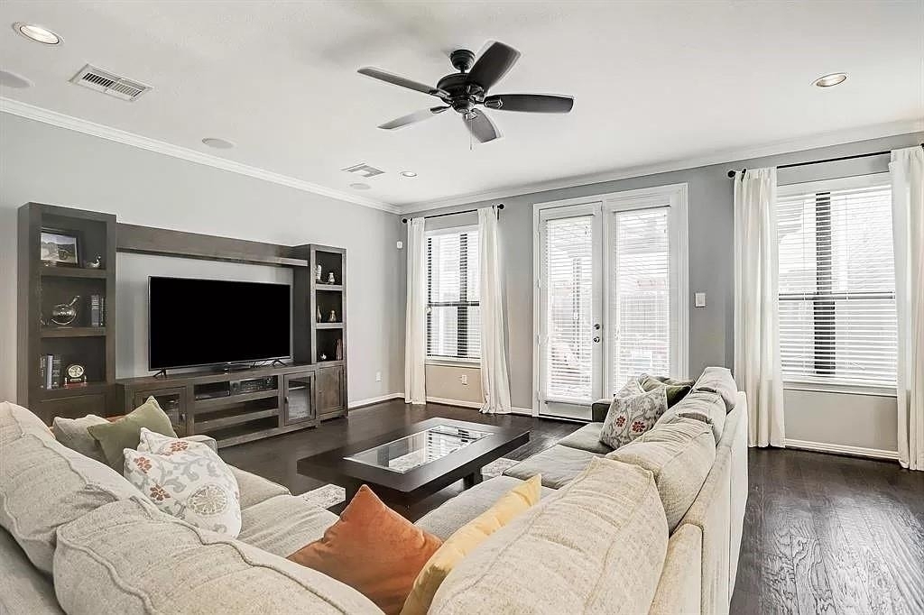 5329 Petty Street - Photo 2
