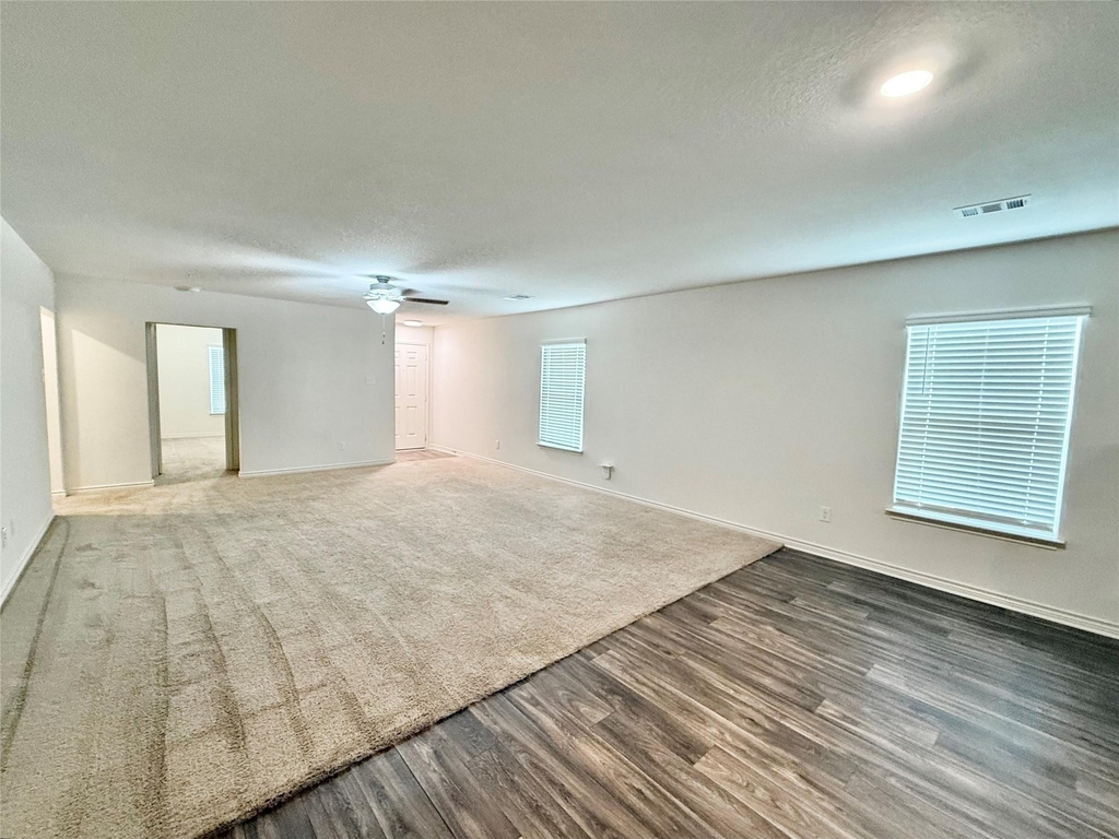 521 Locksley Cove - Photo 3