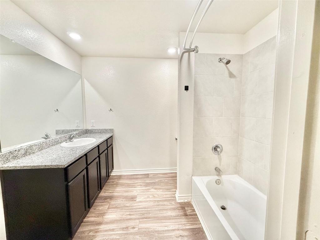 521 Locksley Cove - Photo 12