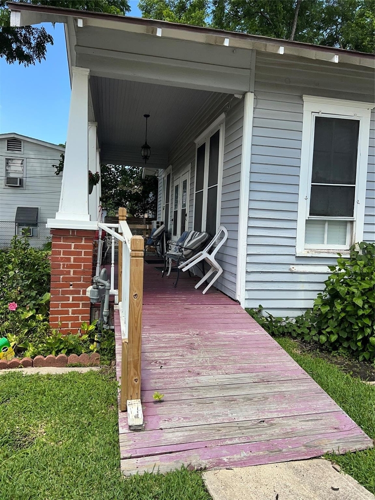 1233 Morris Street - Photo 1