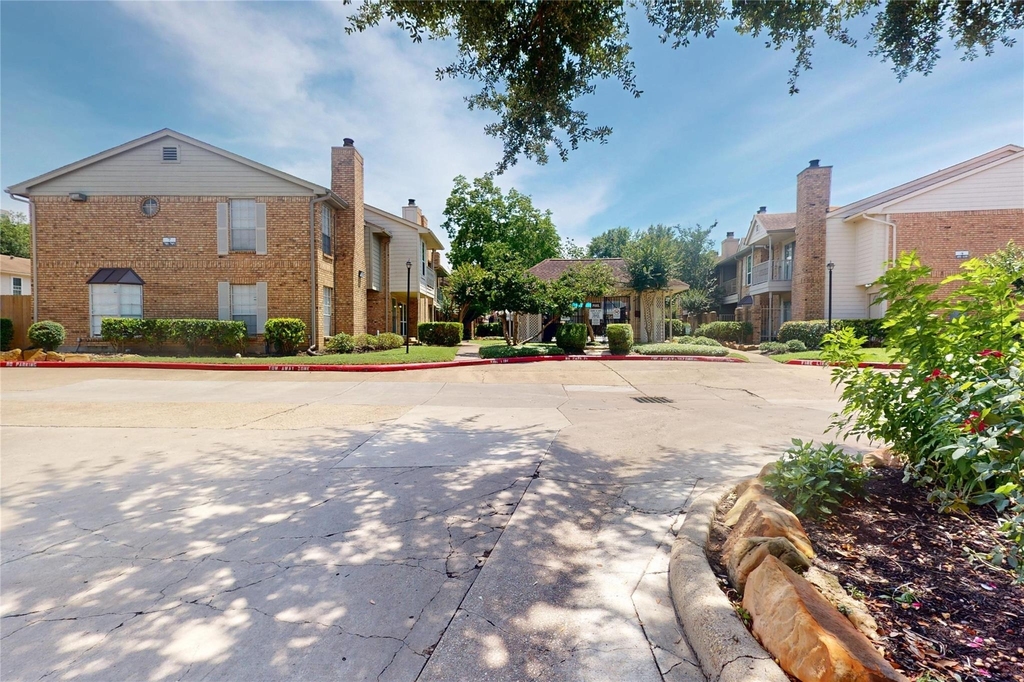10615 Briar Forest Drive - Photo 18