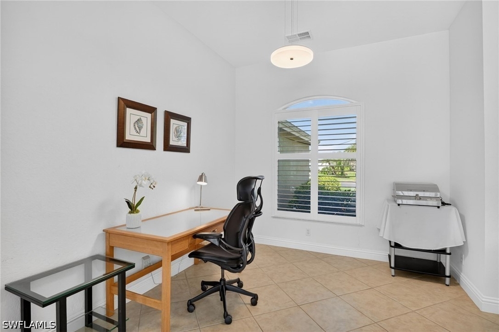 576 Briarwood Boulevard - Photo 19