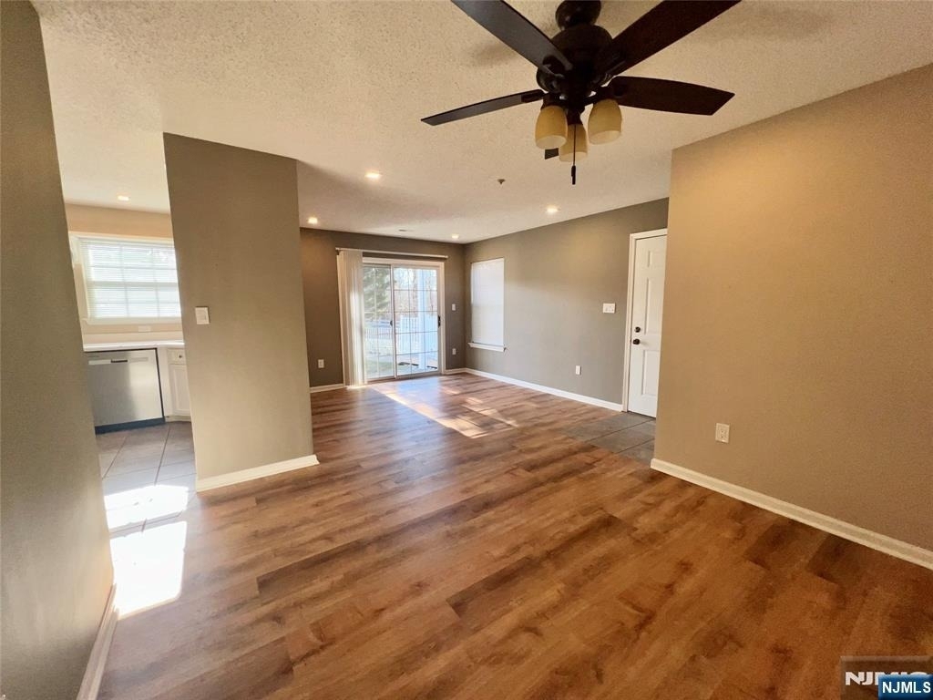1023 Castle - Photo 11