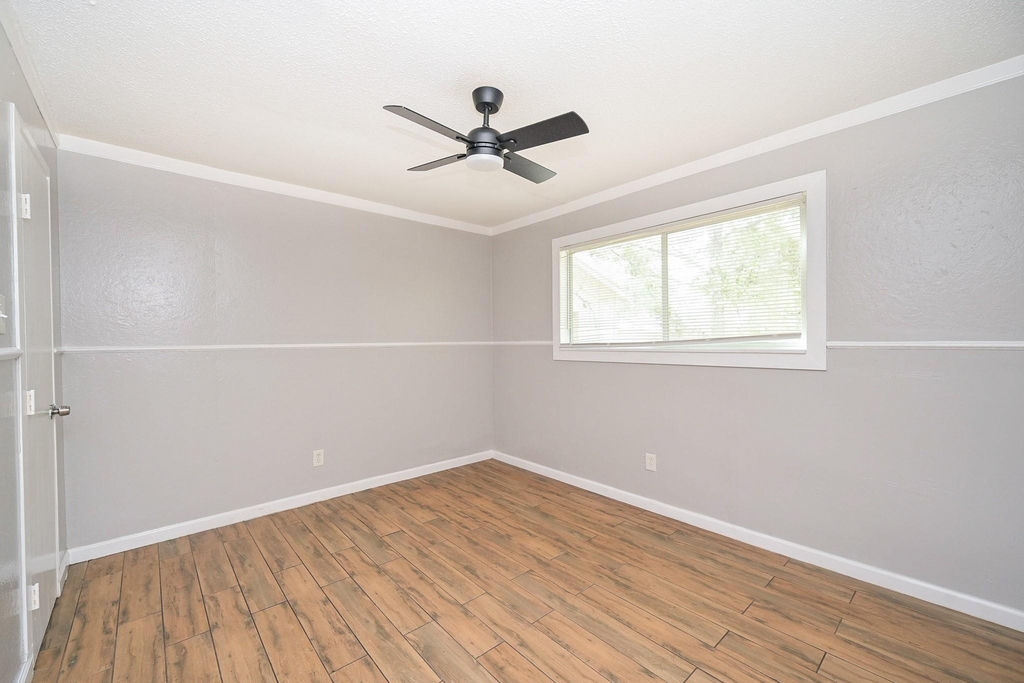506 N 3rd Street - Photo 11