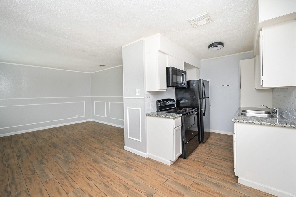 506 N 3rd Street - Photo 7