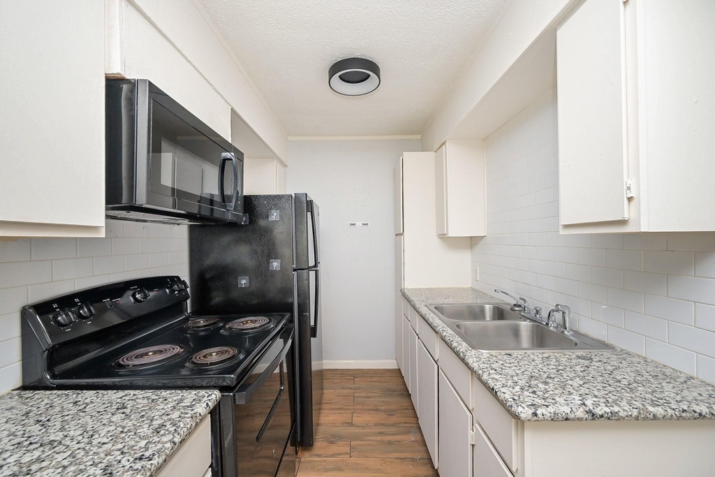 506 N 3rd Street - Photo 6