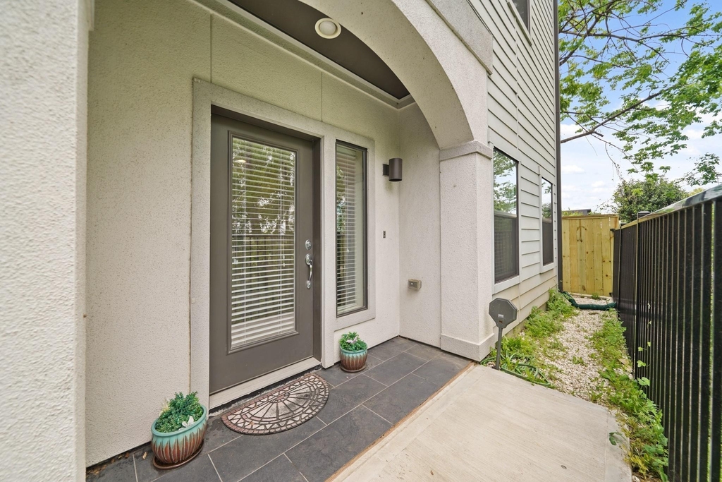 1824 Bonner Street - Photo 1