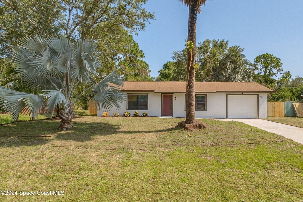 861 Furth Road Nw - Photo 0