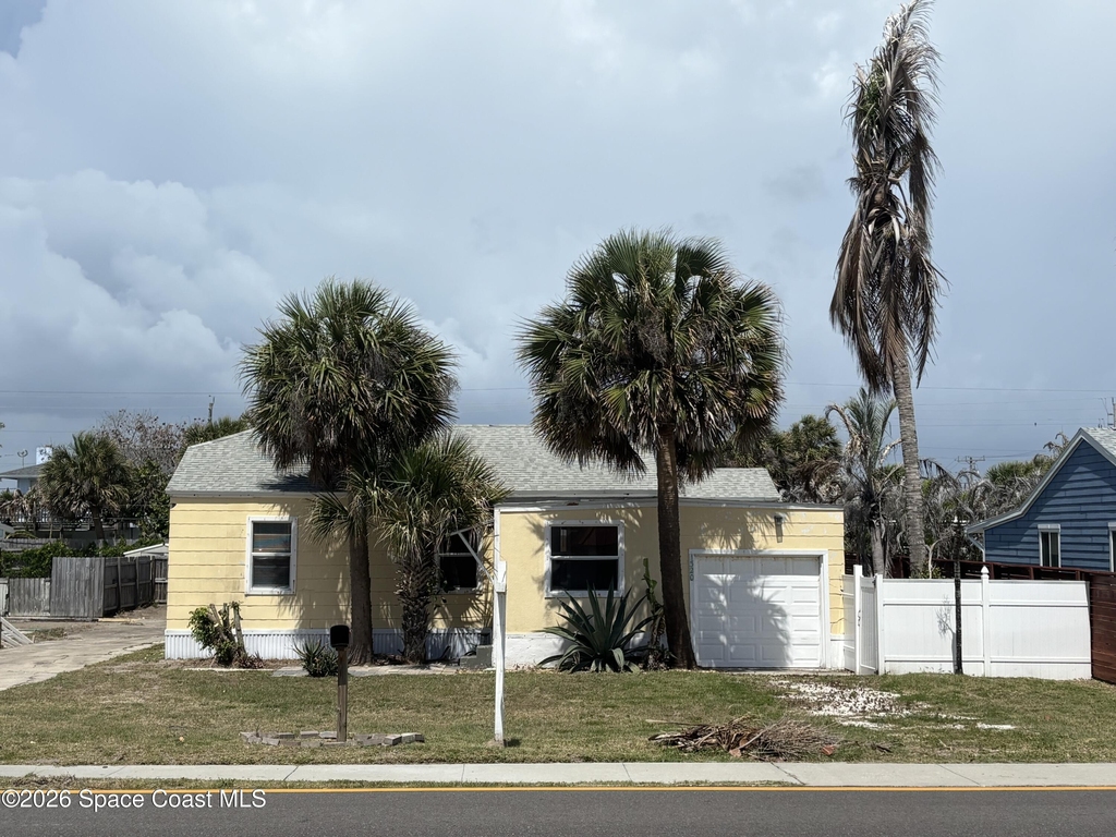 1320 S Atlantic Avenue - Photo 1