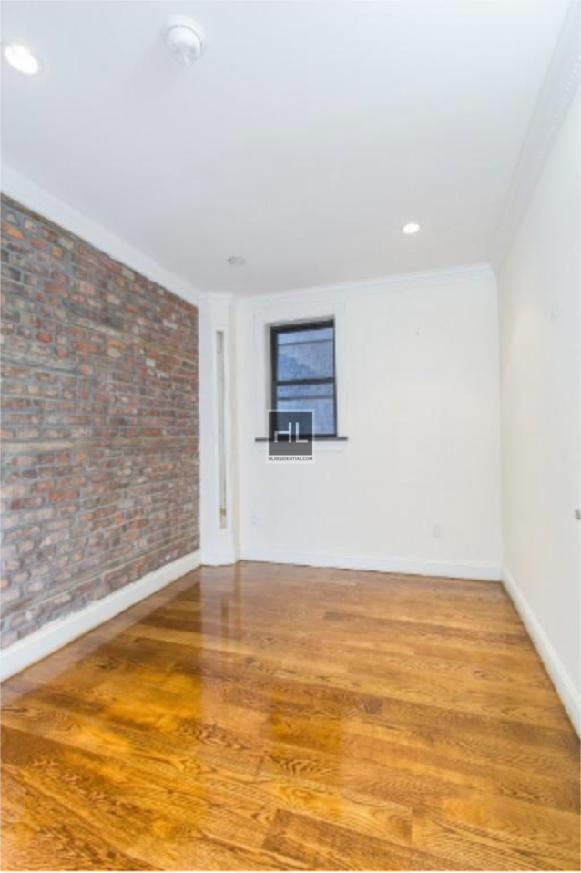 Mulberry St. - Photo 3