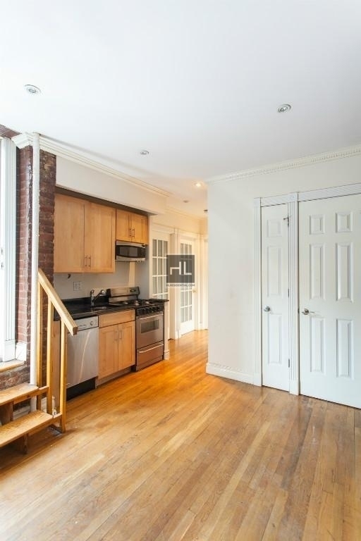 East 13th Street - Photo 0