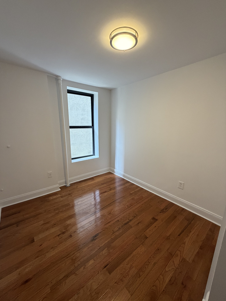 1427 York Avenue - Photo 3