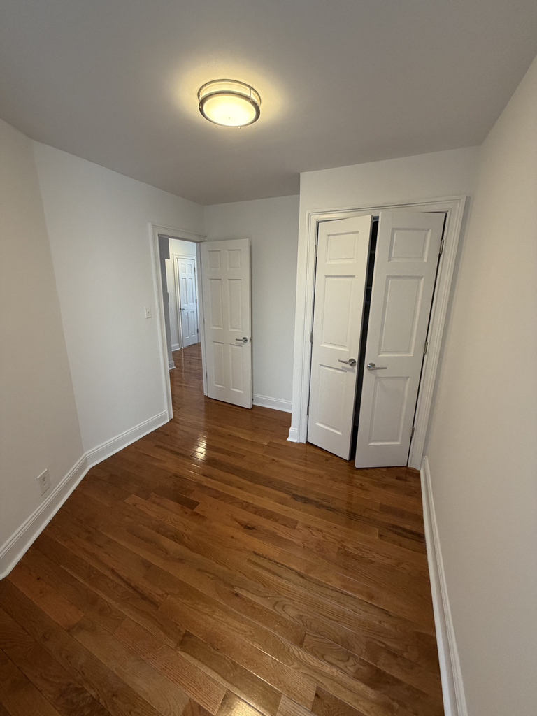 1427 York Avenue - Photo 4